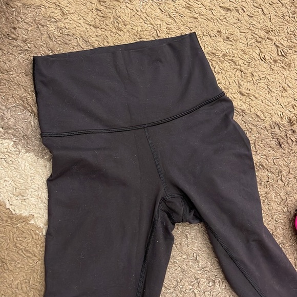 Lululemon Wunder Under Crop 21” (Hi-Rise)  size 4 - Picture 4 of 8